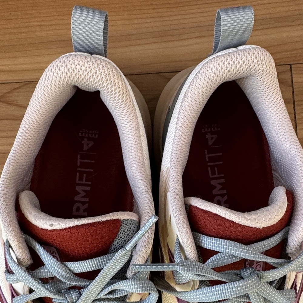 Saucony Cream and Pink Trail Shoes - Picture 3 of 4